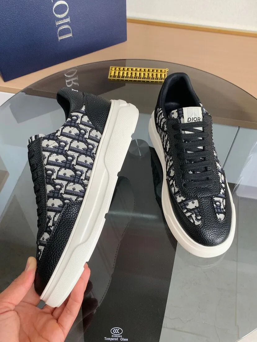 Factory price 420⌚️⌚️[Dior] Dior's new men's genuine leather casual shoes, the highest version on the market, any comparison is welcome🆚! The original leather has excellent texture and is super high-end! Fetal sheep net lining imported from Italy, removable pad! Luxurious materials and fine workmanship, highly recommended! Code number: 38-444⃣️Color optional